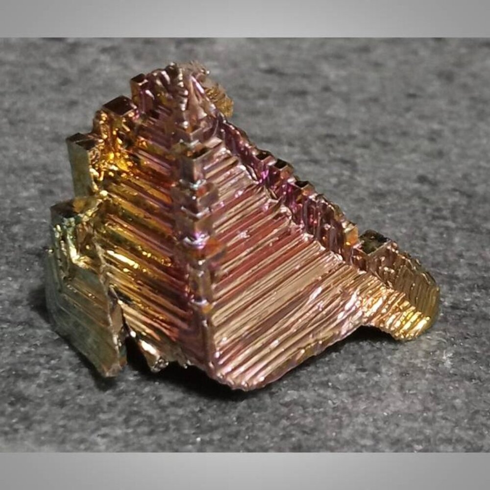 BISMUTH  mineral  CHAKRA : grounding : goals : focus : purification - Picture 5 of 6